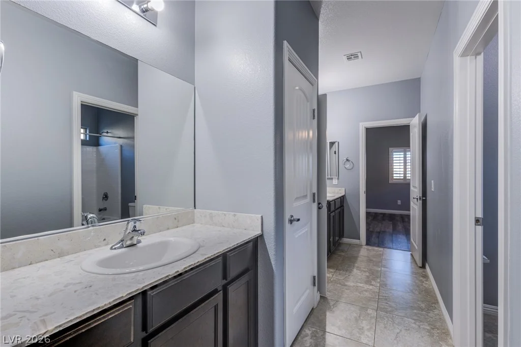 8121 Crushed Velvet, Las Vegas, NV 89166