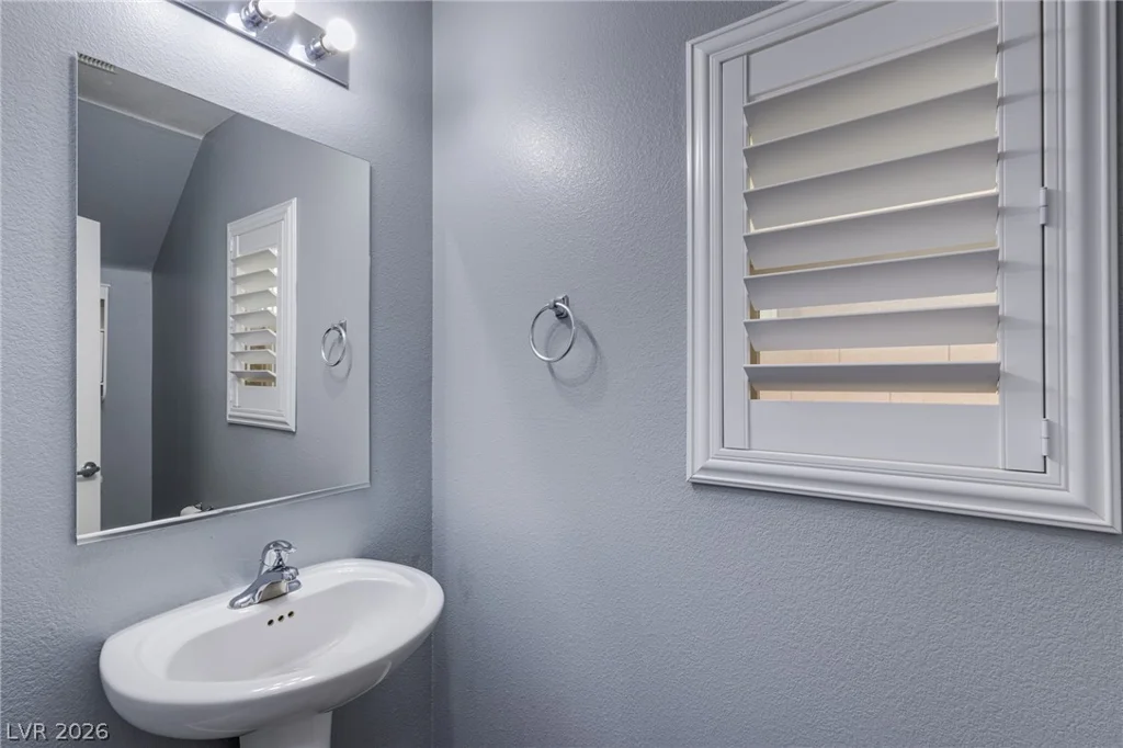 8121 Crushed Velvet, Las Vegas, NV 89166