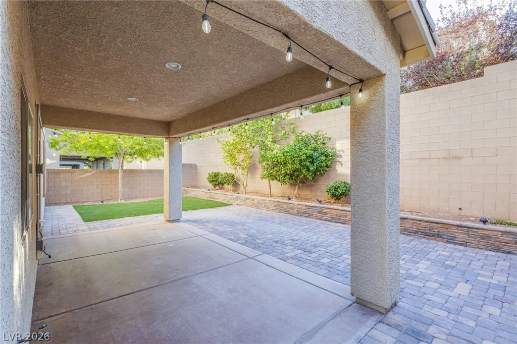 8121 Crushed Velvet, Las Vegas, NV 89166