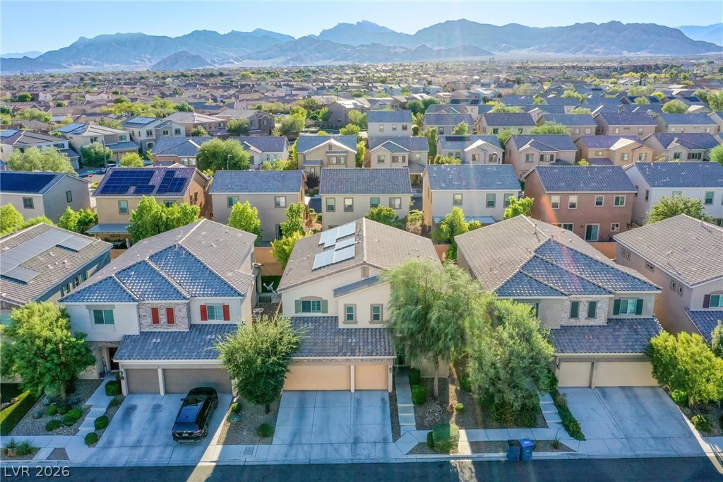 8121 Crushed Velvet, Las Vegas, NV 89166