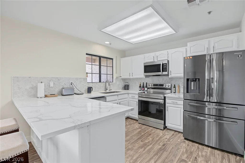 2851 Valley View, Las Vegas, NV 89102