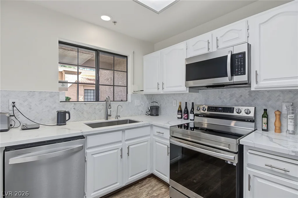 2851 Valley View, Las Vegas, NV 89102