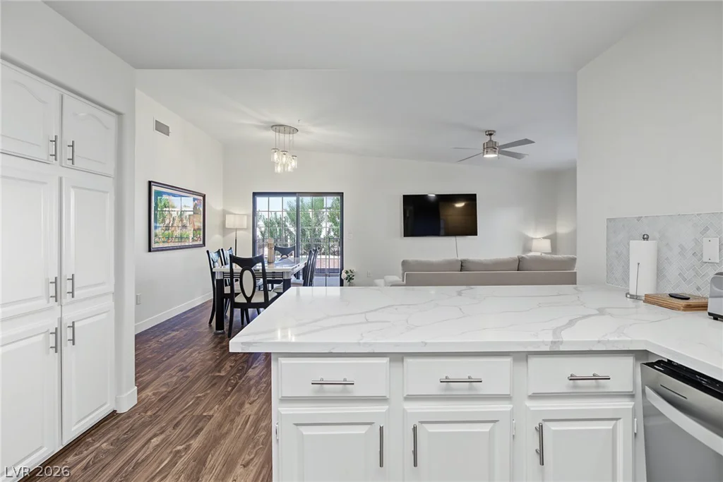 2851 Valley View, Las Vegas, NV 89102