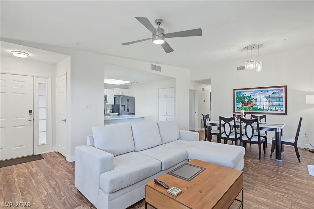 2851 Valley View, Las Vegas, NV 89102