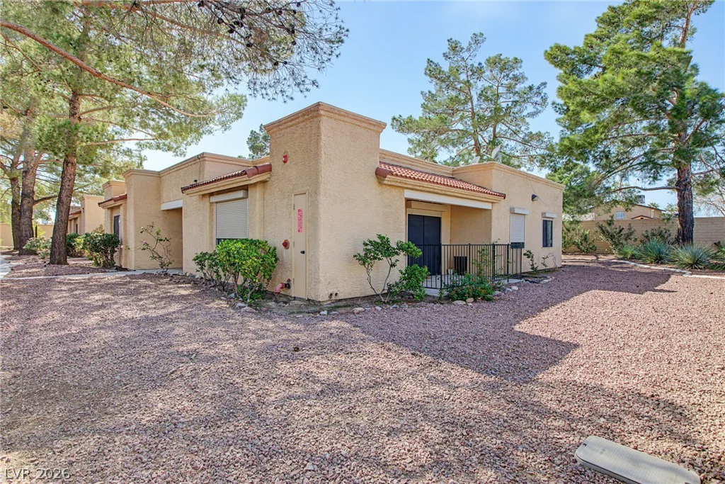2851 Valley View, Las Vegas, NV 89102