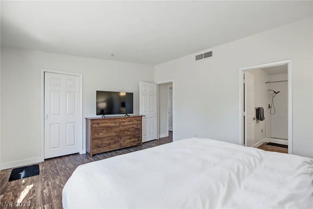 2851 Valley View, Las Vegas, NV 89102