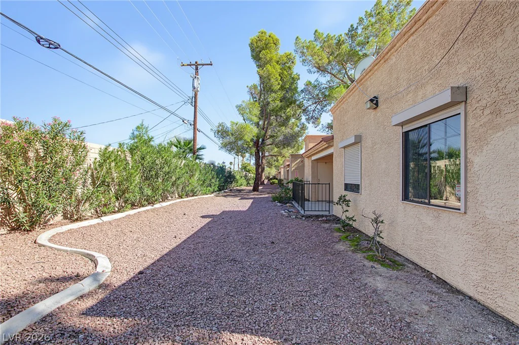 2851 Valley View, Las Vegas, NV 89102