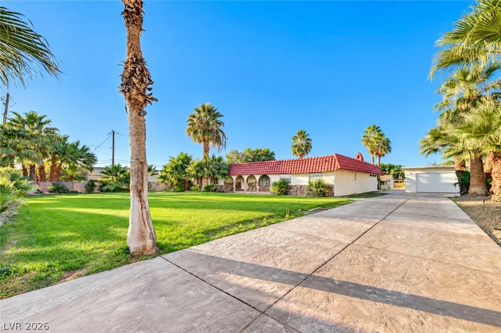 2926 Eldorado, Las Vegas, NV 89120