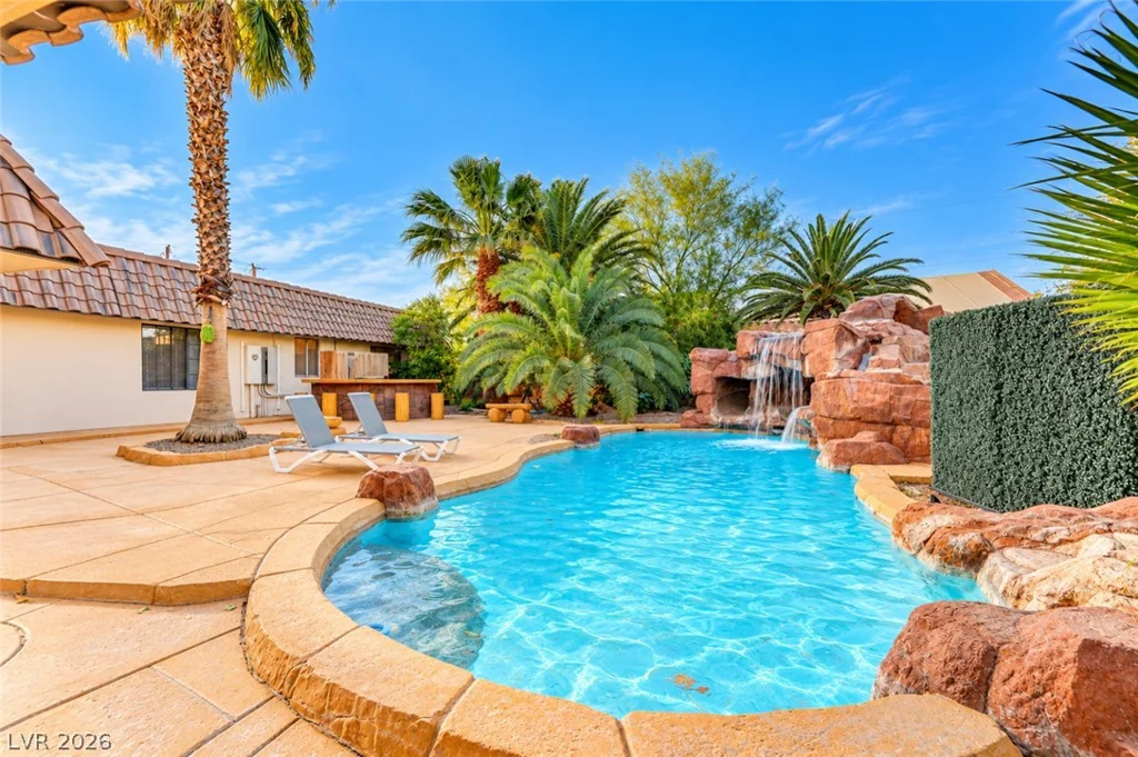 2926 Eldorado, Las Vegas, NV 89120