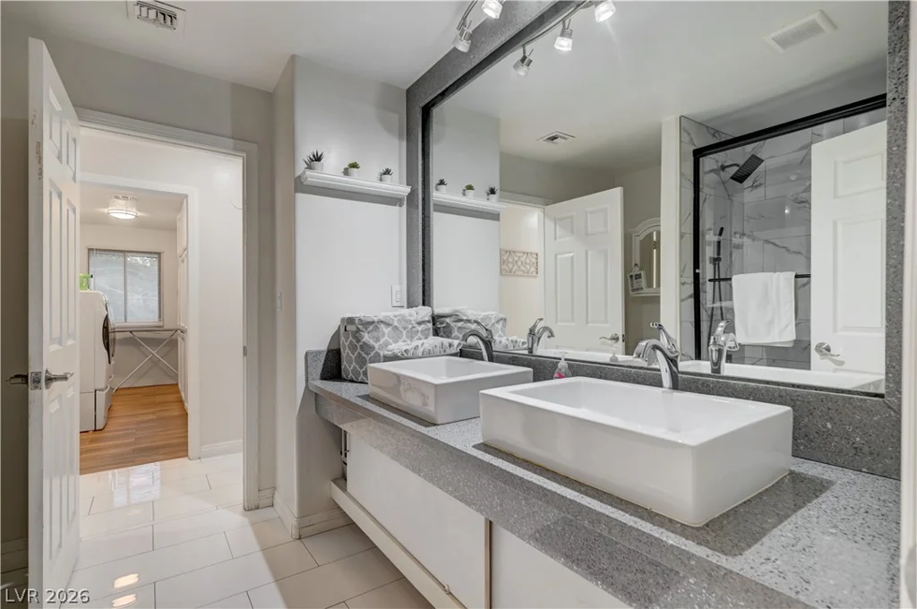 2926 Eldorado, Las Vegas, NV 89120