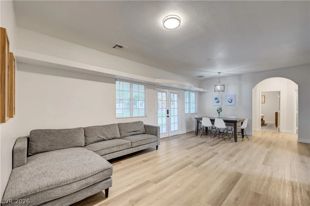 2926 Eldorado, Las Vegas, NV 89120
