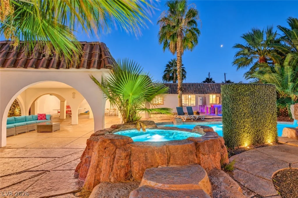 2926 Eldorado, Las Vegas, NV 89120