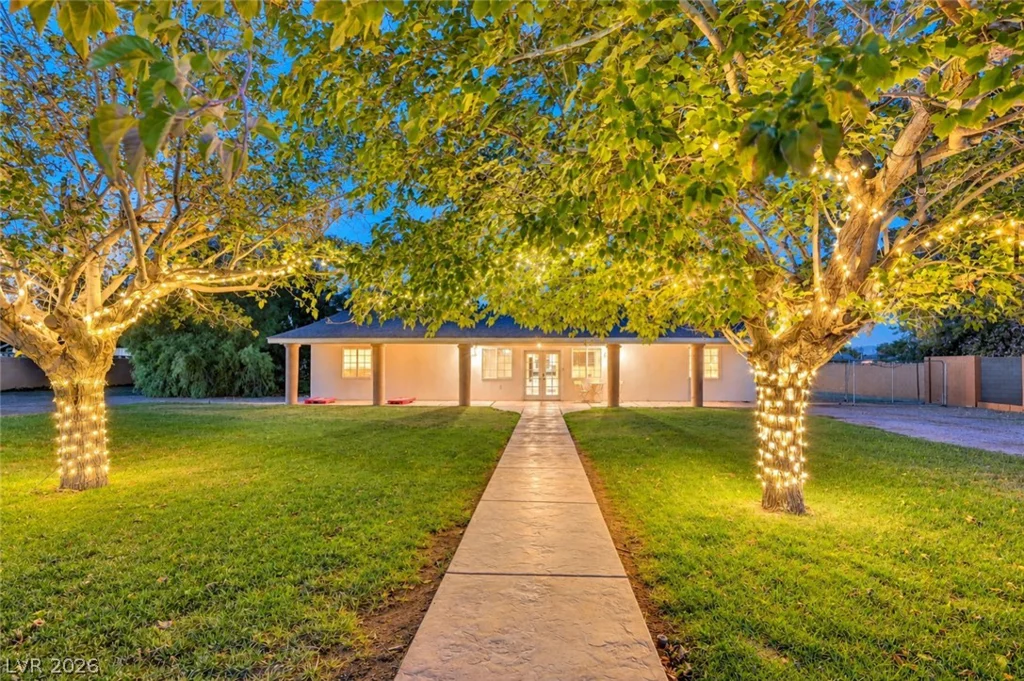 2926 Eldorado, Las Vegas, NV 89120