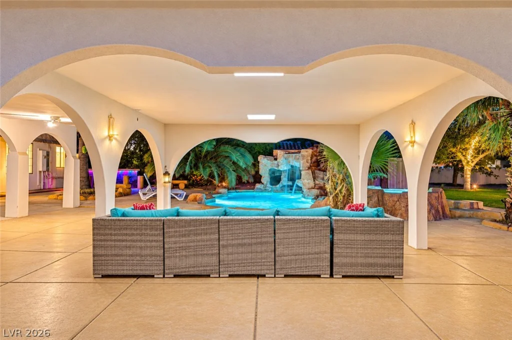 2926 Eldorado, Las Vegas, NV 89120