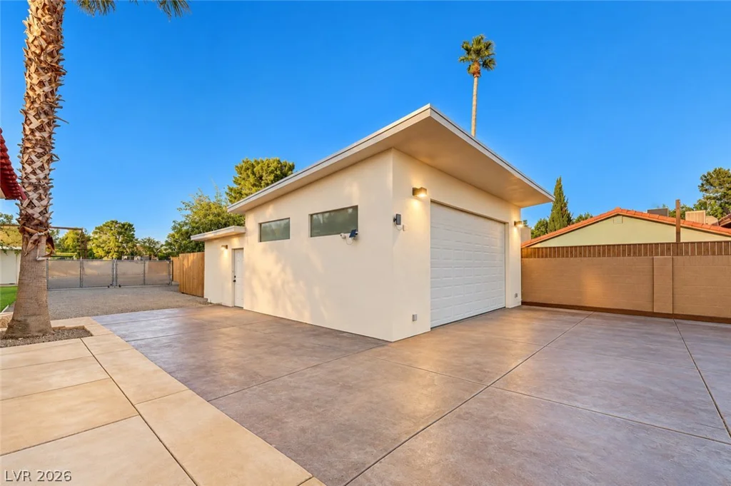 2926 Eldorado, Las Vegas, NV 89120
