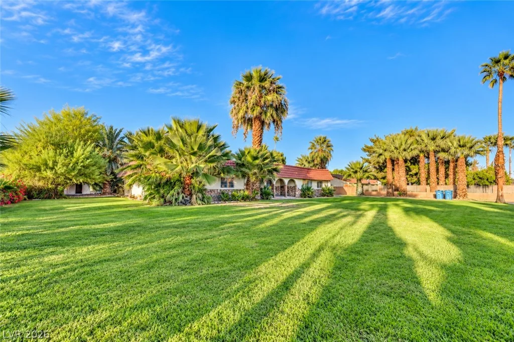 2926 Eldorado, Las Vegas, NV 89120