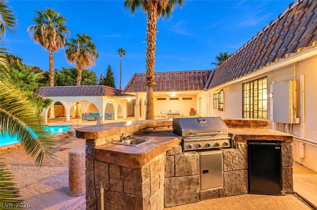 2926 Eldorado, Las Vegas, NV 89120
