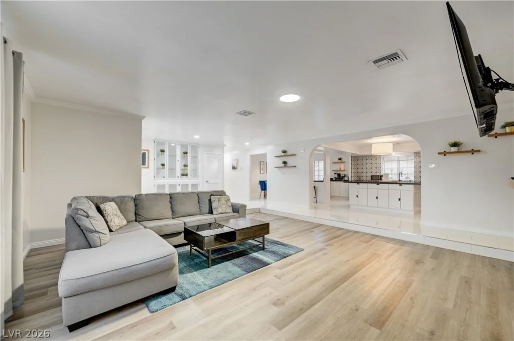 2926 Eldorado, Las Vegas, NV 89120