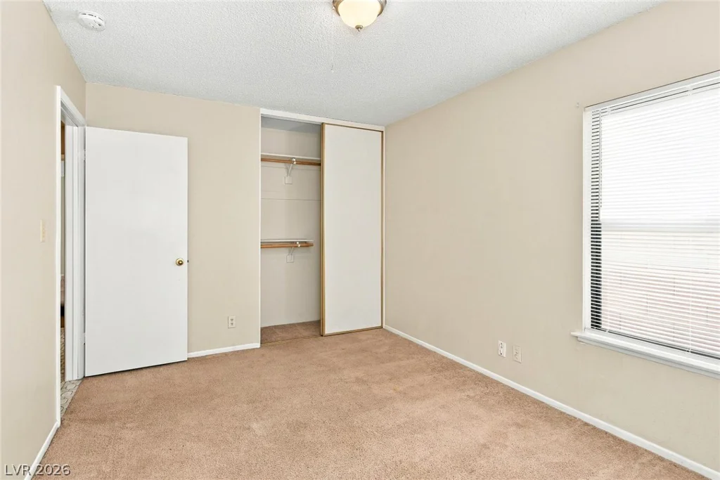 4830 Mountain Valley, Las Vegas, NV 89121
