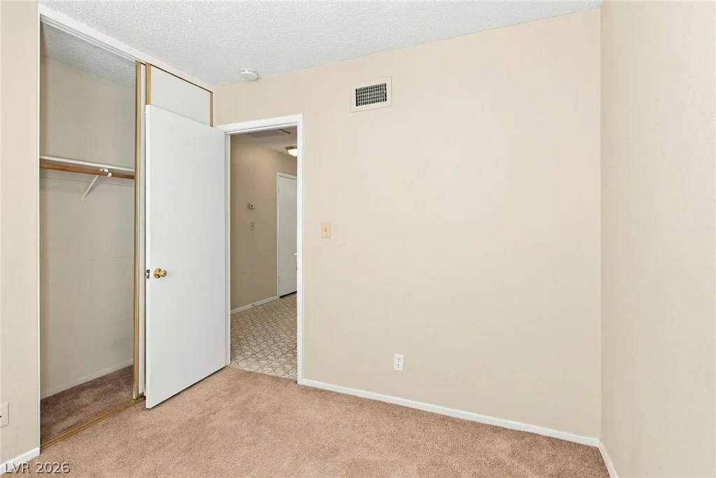 4830 Mountain Valley, Las Vegas, NV 89121