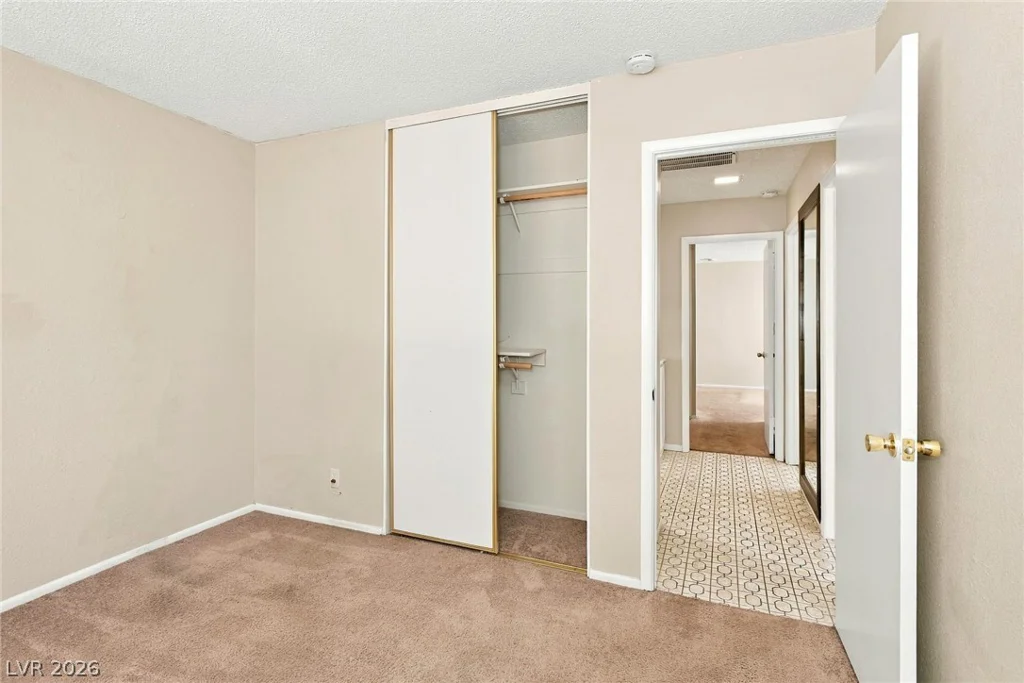 4830 Mountain Valley, Las Vegas, NV 89121