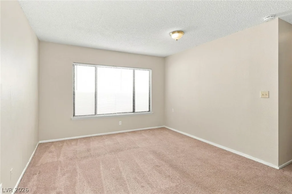 4830 Mountain Valley, Las Vegas, NV 89121
