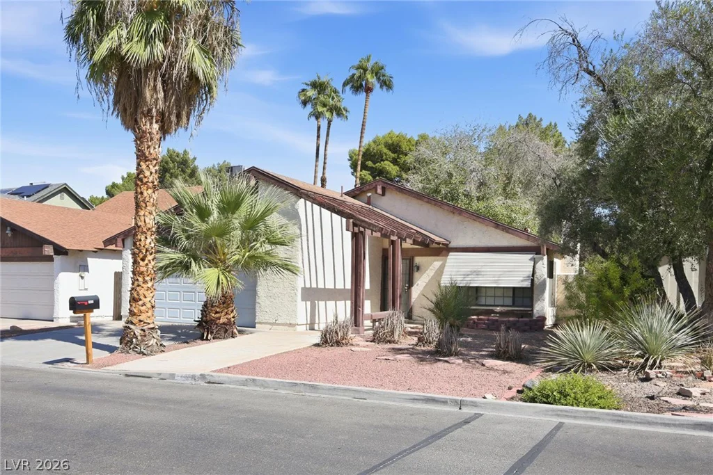 4830 Mountain Valley, Las Vegas, NV 89121