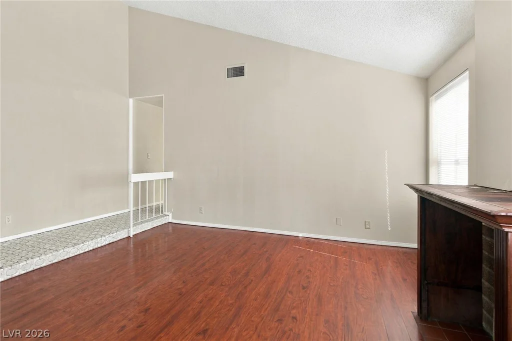 4830 Mountain Valley, Las Vegas, NV 89121