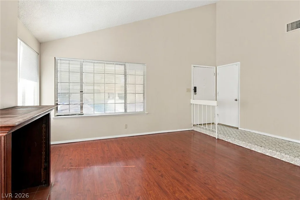 4830 Mountain Valley, Las Vegas, NV 89121