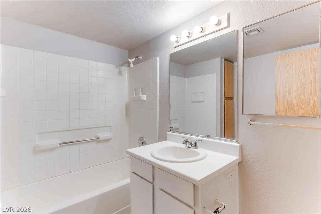 4672 Krissylouise, Las Vegas, NV 89121