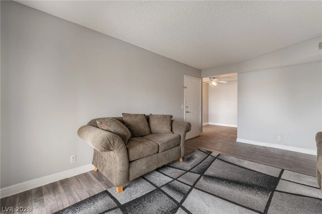 3151 Soaring Gulls, Las Vegas, NV 89128
