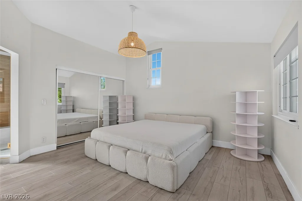 3320 Canyon Lake, Las Vegas, NV 89117
