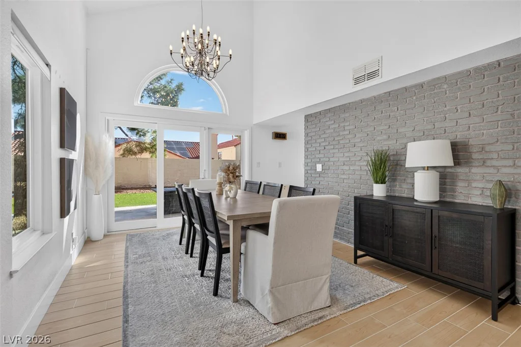 3320 Canyon Lake, Las Vegas, NV 89117