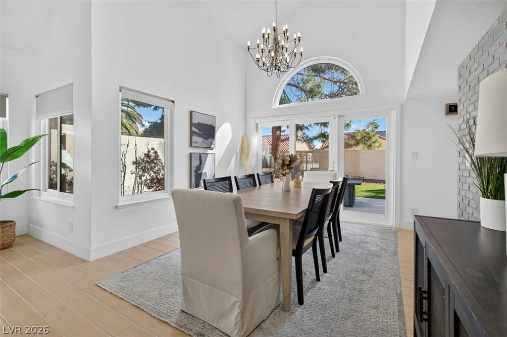 3320 Canyon Lake, Las Vegas, NV 89117