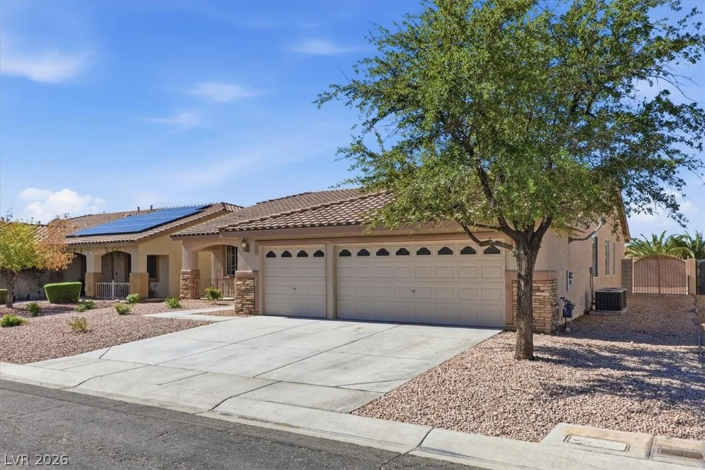 1017 Pearl Peak, Las Vegas, NV 89110
