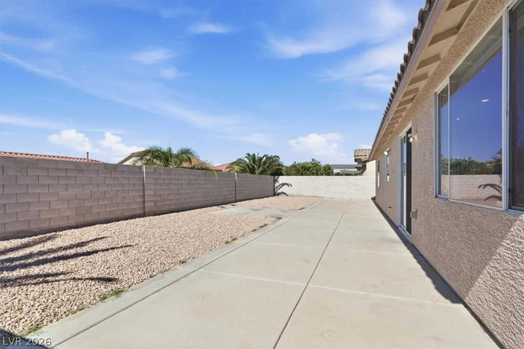 1017 Pearl Peak, Las Vegas, NV 89110
