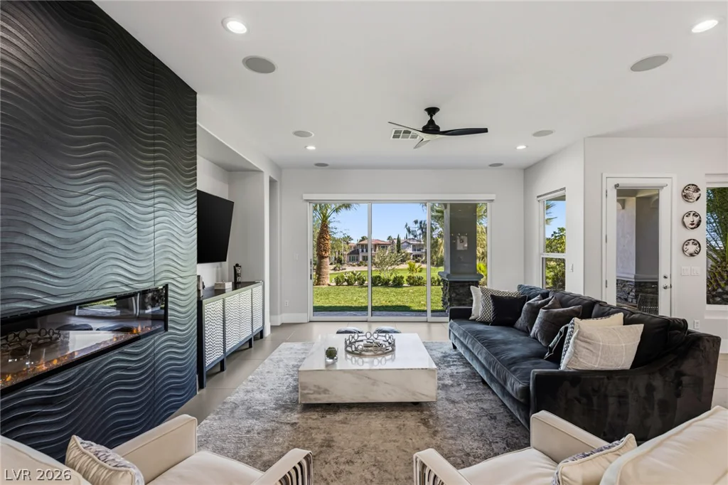 2042 Country Cove, Las Vegas, NV 89135