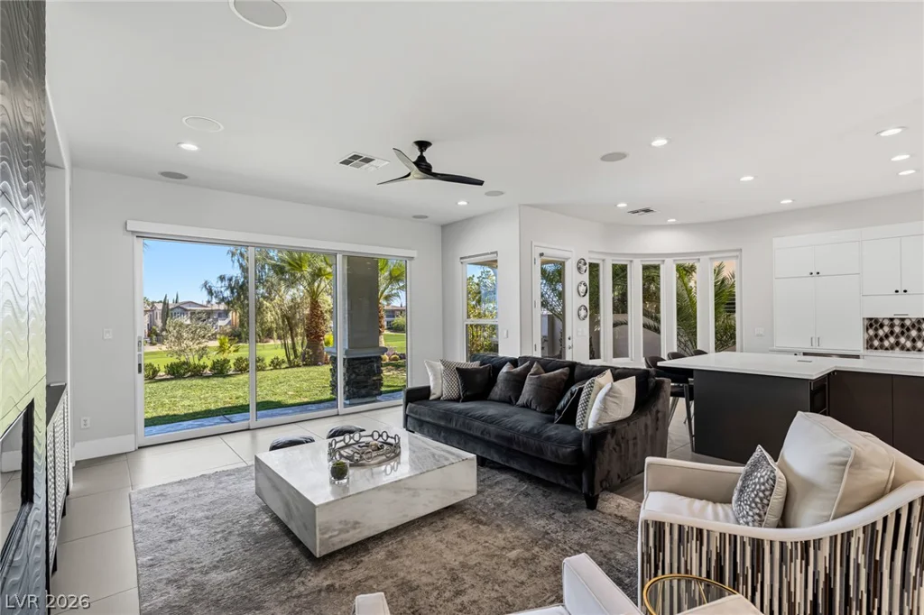 2042 Country Cove, Las Vegas, NV 89135