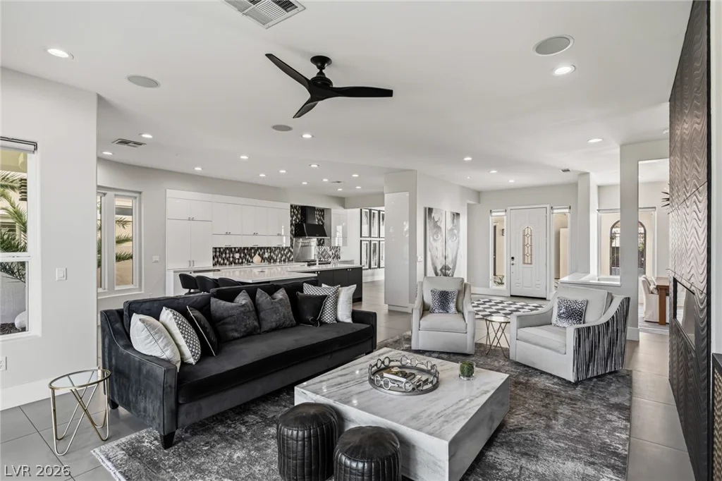 2042 Country Cove, Las Vegas, NV 89135