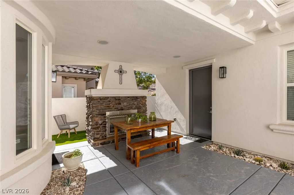 2042 Country Cove, Las Vegas, NV 89135