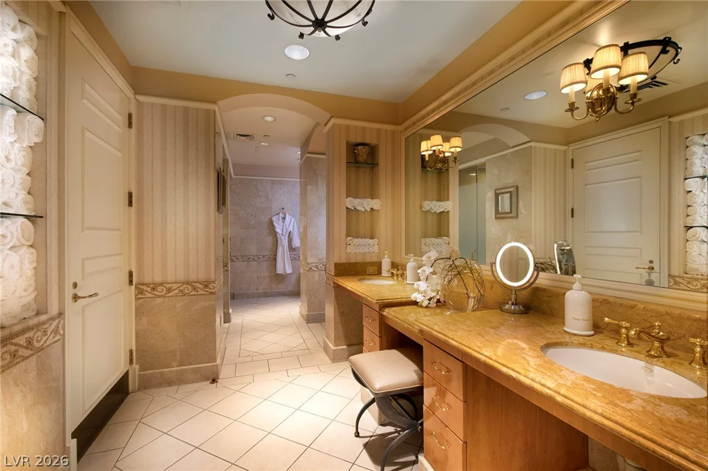 1 Hughes Center, Las Vegas, NV 89169