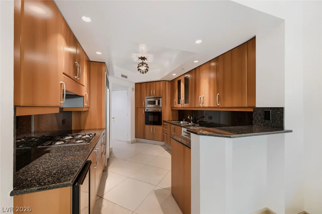 2877 Paradise, Las Vegas, NV 89109