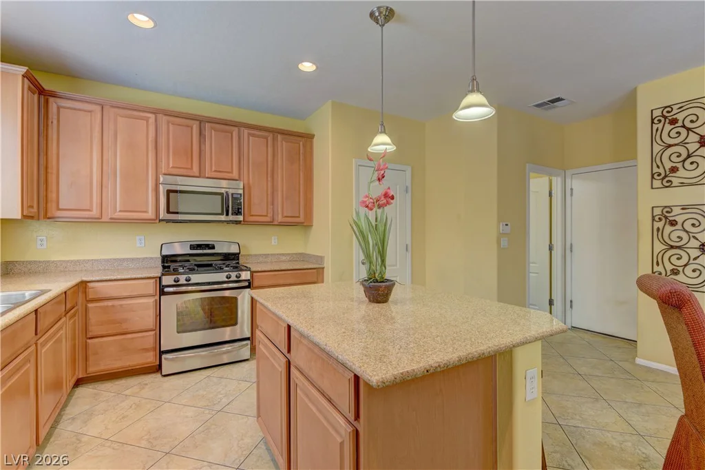 10311 Elmwood Glen, Las Vegas, NV 89166