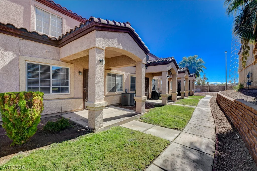 1925 Hodgenville, Las Vegas, NV 89106