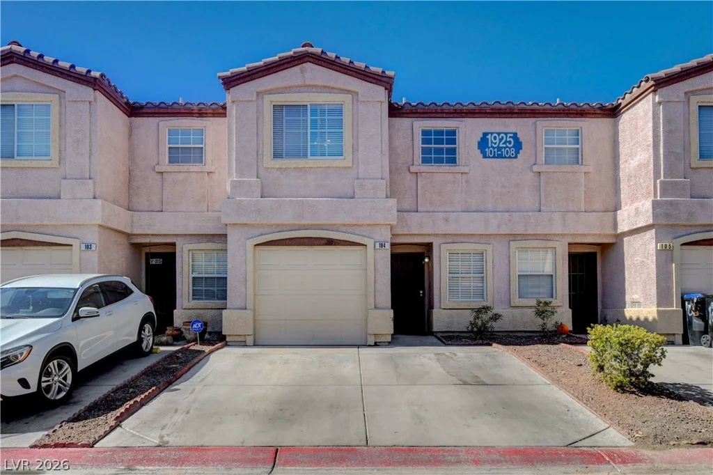 1925 Hodgenville, Las Vegas, NV 89106