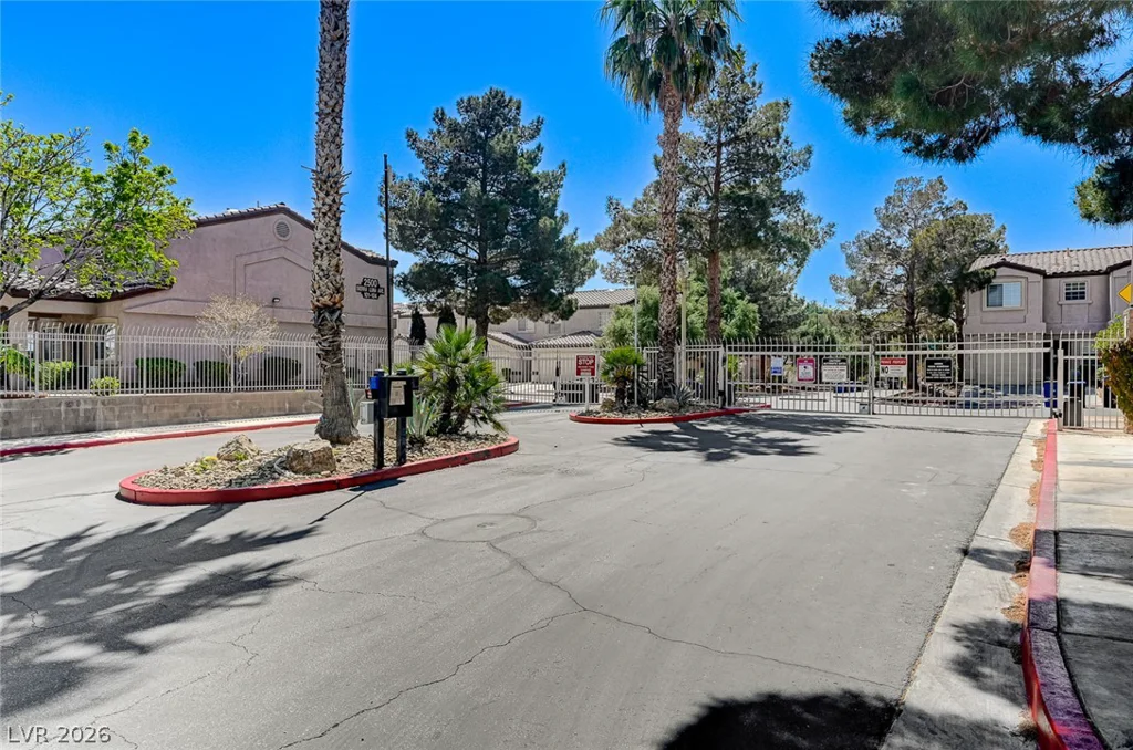 1925 Hodgenville, Las Vegas, NV 89106