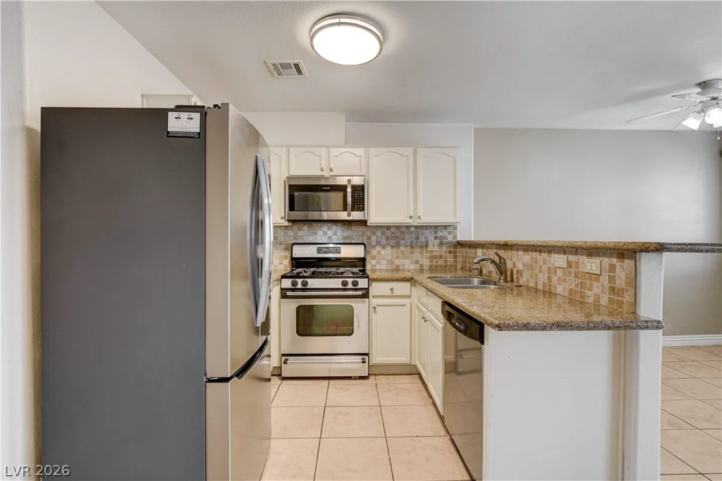 1925 Hodgenville, Las Vegas, NV 89106