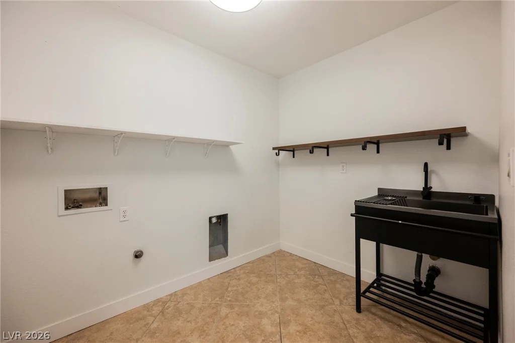 733 Blue Crystal Creek, Henderson, NV 89002