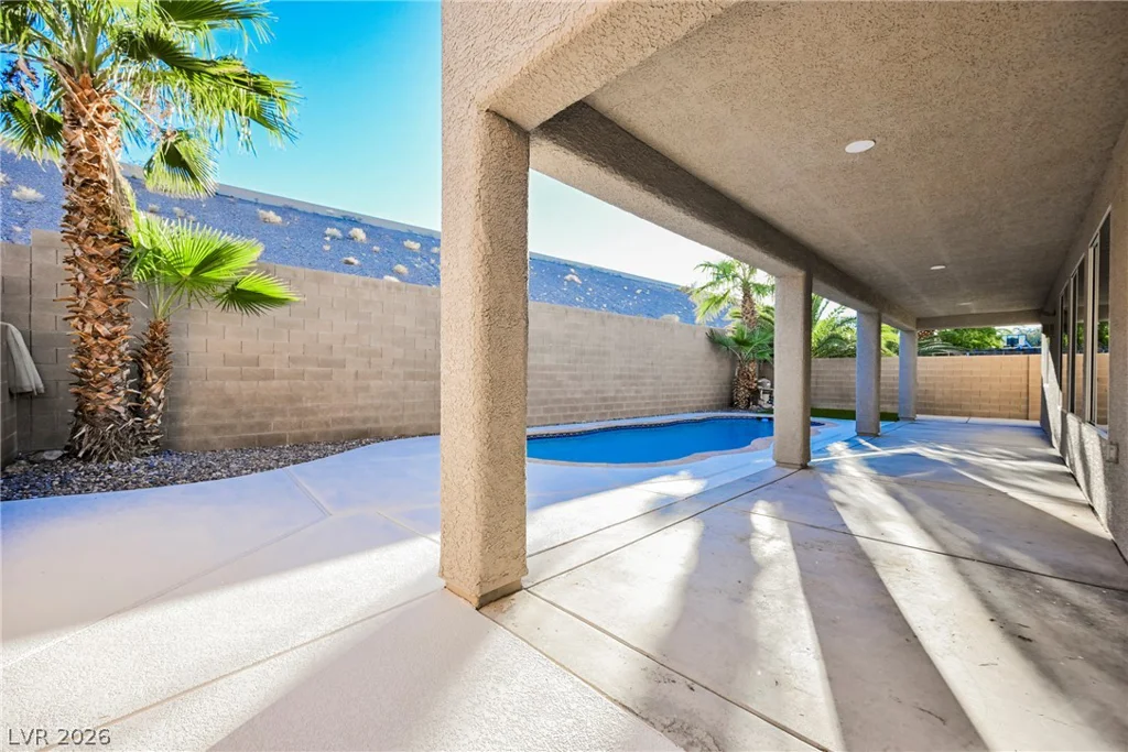 733 Blue Crystal Creek, Henderson, NV 89002