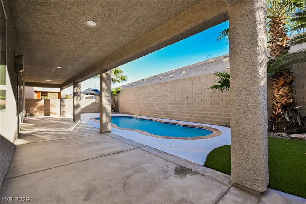 733 Blue Crystal Creek, Henderson, NV 89002